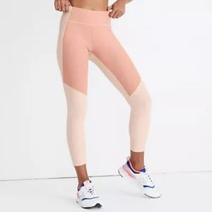 Outdoor voices 3/4 warmup leggings